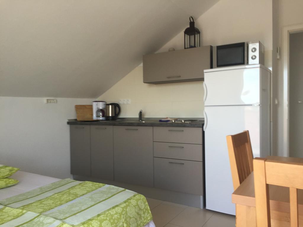 Apartment Juric โตรกีร์ ภายนอก รูปภาพ