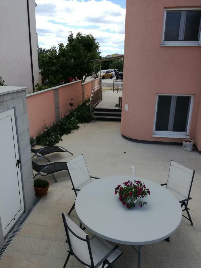 Apartment Juric โตรกีร์ ภายนอก รูปภาพ