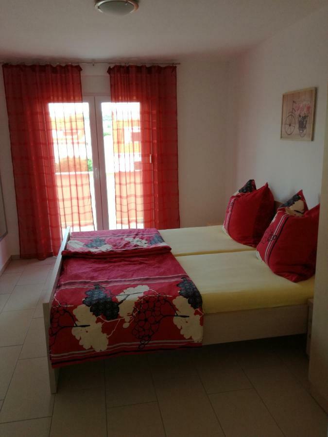 Apartment Juric โตรกีร์ ภายนอก รูปภาพ