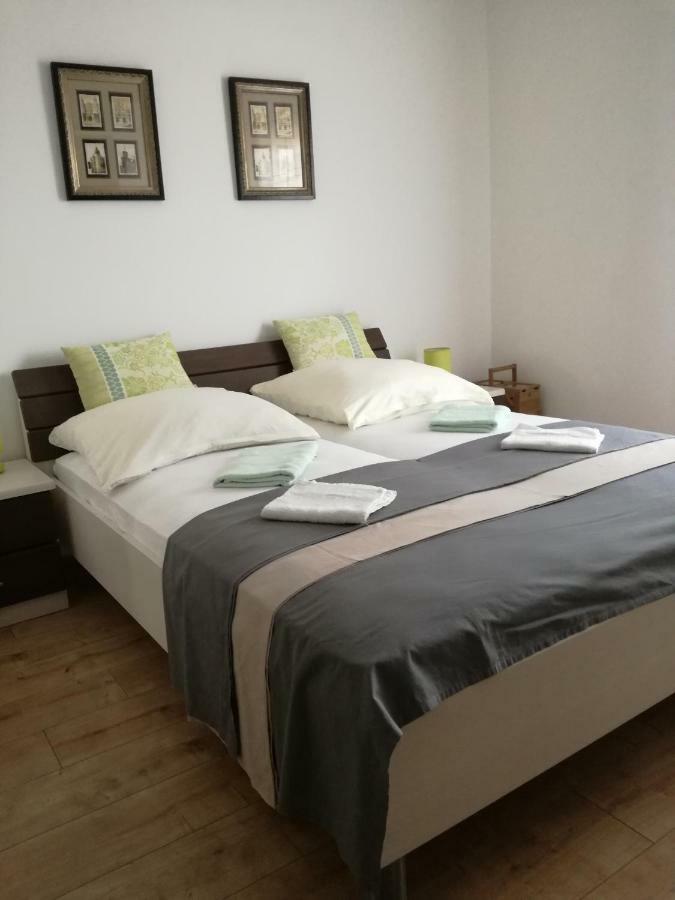 Apartment Juric โตรกีร์ ภายนอก รูปภาพ