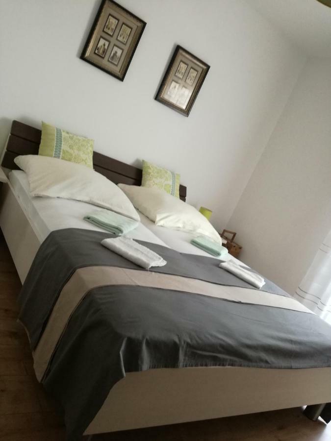 Apartment Juric โตรกีร์ ภายนอก รูปภาพ