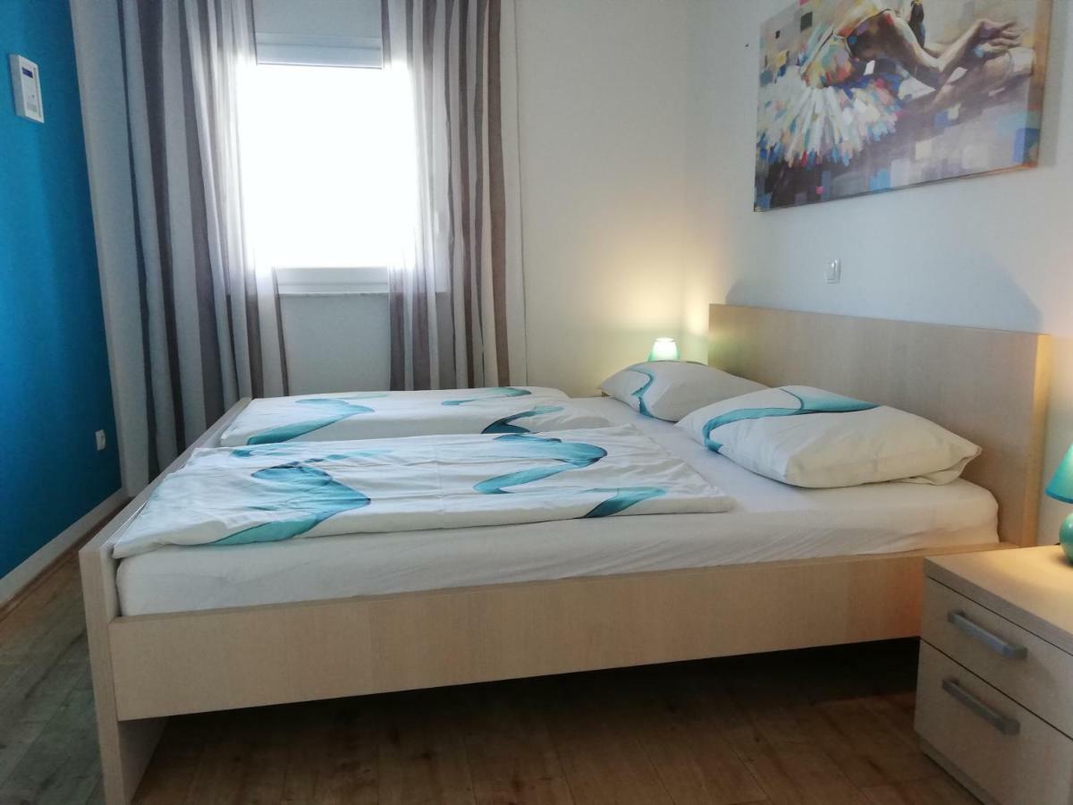 Apartment Juric โตรกีร์ ภายนอก รูปภาพ